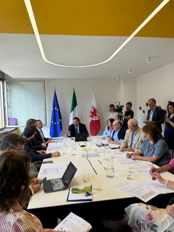 Prima seduta ieri (17 giugno) della Consulta culturale italiana presieduta dall'assessore provinciale Marco Galateo (Foto: ASP/Dipartimento cultura italiana)