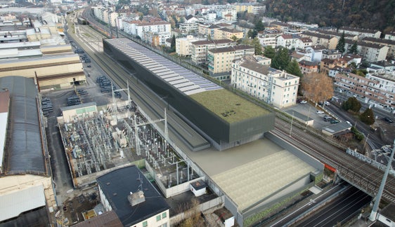 Eine zweites Rendering des neuen Wartungszentrums in Bozen Süd, neben der Bahnlinie und in der Nähe des Stadtviertels Oberau-Haslach.
(Quelle: LPA/Ressort Infrastrukturen und Mobilität)