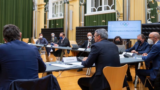Il presidente della Provincia, Arno Kompatscher, presiede la prima riunione del Comitato di coordinamento provinciale per le Olimpiadi invernali 2026 (Foto: ASP/Fabio Brucculeri)