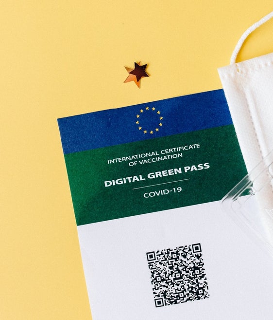 Dal 6 dicembre l'Alto Adige recepisce le norme statali sul Green Pass. Si aggiungono le norme “2G” nella gastronomia e nelle aree di intrattenimento. Kompatscher ha firmato l’Ordinanza nr. 37 (Foto: pexels)