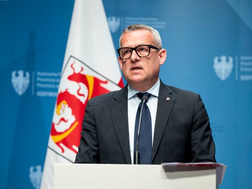 Leistungsfähige Strukturen sind die Grundlage für eine gute Versorgung und funktionierende Dienste vor Ort. Deshalb setzen wir gezielt Investitionen, um diese weiter zu stärken und an künftige Anforderungen anzupassen, erklärte Hochbau- und Vermögenslandesrat Christian Bianchi. (Foto: LPA/Fabio Brucculeri)