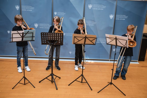 A creare la giusta atmosfera musicale nella mattinata è stato l'ensemble di tromboni Trom4Bones della Scuola di musica di Lana, diretto da Johann Vinatzer. (Foto: USP/Bernhard Aichner)