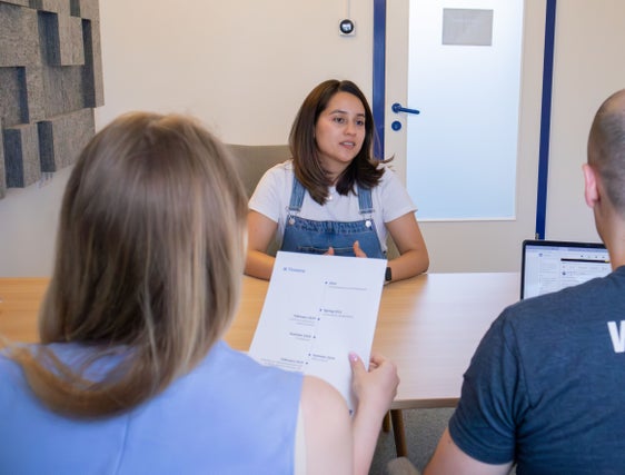 Arbeitsvermittlerinnen und Arbeitsvermittler unterstützen Arbeitssuchende bei der Jobsuche, beraten zu Aus- und Weiterbildung und bringen Arbeitskräfte und offene Stellen zusammen. (Foto: Pexels. Das Foto darf nur in Zusammenhang mit dieser Pressemitteilung verwendet werden.)