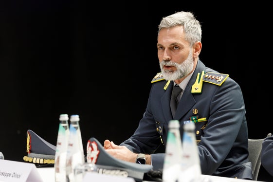 Il colonnello Giuseppe Dinoi ha evidenziato quanto sia importante garantire che gli aiuti finanziari vadano a beneficio degli&nbsp;studenti&nbsp;svantaggiati dalla loro situazione economica (Foto: USP/Tiberio Sorvillo)