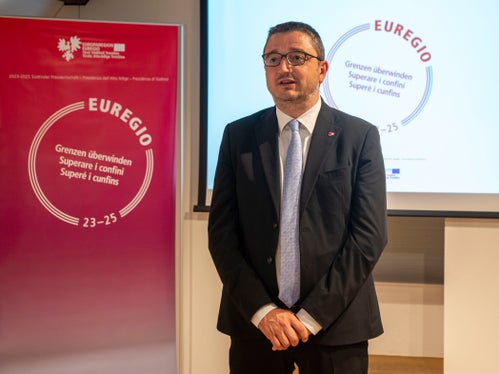 Il Governatore del Trentino Walter Fugatti: per promuovere un'ampia partecipazione democratica nell'Euregio, abbiamo lavorato duramente per attuare le riforme avviate sotto la presidenza tirolese. (Foto: ASP/Fabio Brucculeri)