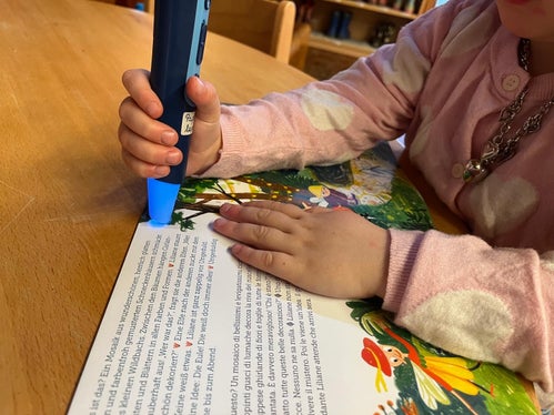 La collaborazione con la rivista Papperlapapp nella scuola materna aiuta a sostenere l'acquisizione di più lingue da parte dei bambini a livello emozionale e a favorire un clima di apprezzamento e accettazione nella scuola materna. (Foto: USP/Direzione provinciale Scuole dell'infanzia in lingua tedesca)