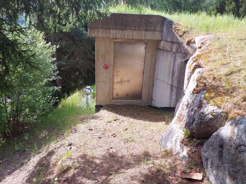 Nella zona del serbatoio dell’acqua potabile di Agumes è stata realizzata una nuova via di accesso per consentire un migliore accesso all’idrante fuori terra in caso di intervento. (Foto: USP/Ispettorato forestale di Silandro)