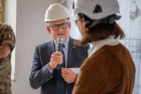 Der Sonderauftrag wird es ermöglichen, aktualisierte und abgestimmte Richtpreisverzeichnisse zu erhalten - das ist im Interesse der öffentlichen Verwaltung, aber auch der Wirtschaft und der Gesellschaft, betont Hochbaulandesrat Christian Bianchi. (Foto: LPA/Greta Stuefer)