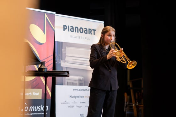 Kathrin Bergmeister (Musikschule Bruneck) war eine der insgesamt 29 Südtiroler Solistinnen und Solisten, die sich dem Wettbewerb in den Plus-Kategorien gestellt haben. Foto: LPA/Shakesbear Photography & Art)
