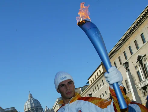 Sono ufficialmente aperte le candidature per partecipare alla staffetta che porterà la fiamma olimpica e la fiamma paralimpica in viaggio per l’Italia. Un passaggio che coinvolgerà, naturalmente, anche la provincia di Bolzano, raggiungendo Bolzano il 27 gennaio 2026. (Foto: Milano Cortina 2026. Utilizzabile solo per la pubblicazione di questo comunicato stampa)
