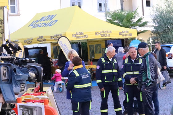 Hochwassertag am 11. Oktober mitten in Neumarkt mit vielen Informationen für die Bevölkerung und einem geführten Rundgang. (Foto: LPA/Maja Clara)