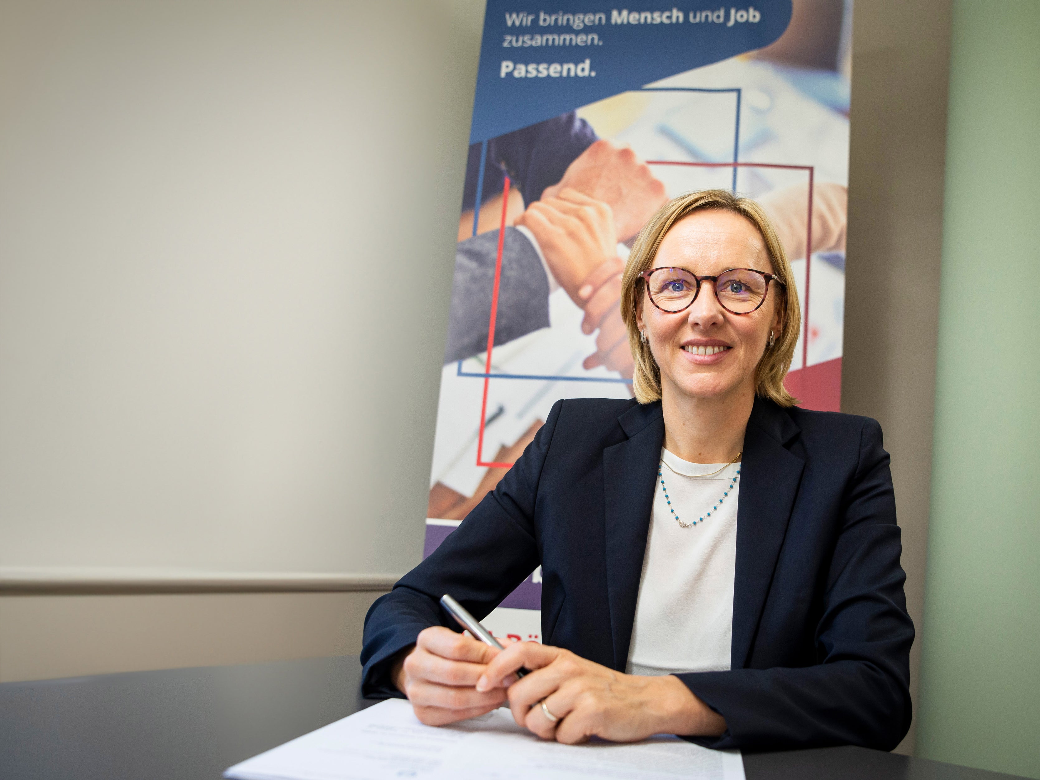 Frauen sind ein unverzichtbares Potential für unseren Arbeitsmarkt. Die Zahlen zeigen jedoch, dass befristete Arbeitsverträge nach der Rückkehr aus der Mutterschaft sprunghaft ansteigen, gibt Arbeitslandesrätin Magdalena Amhof zu bedenken. (Foto: LPA/Fabio Brucculeri)