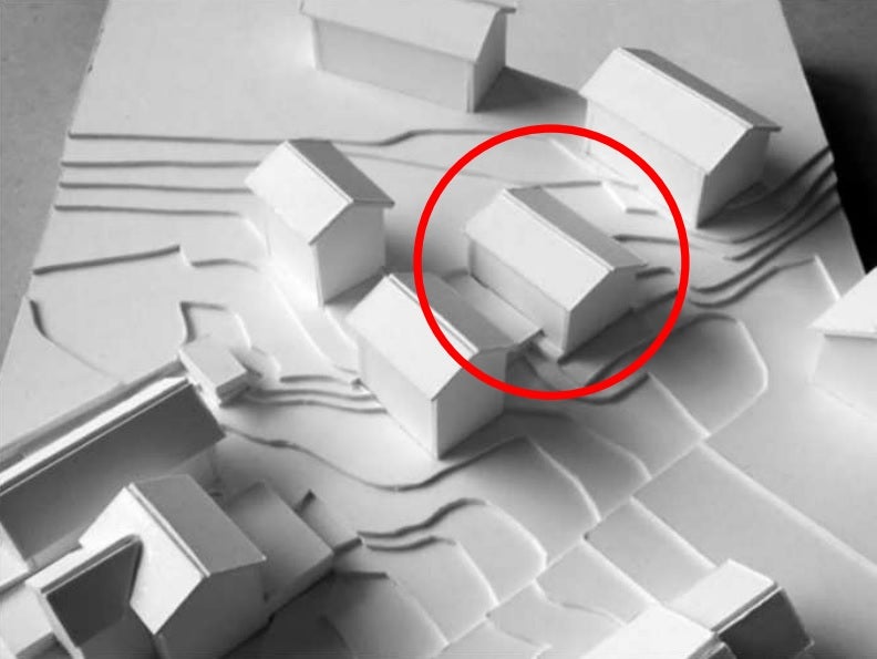 Bis 2025 soll die neue Forststation in Deutschnofen (im Bild das Modell) fertiggestellt sein. Als eine der waldreichsten Gemeinden Südtirols wird die Station in nachhaltiger Holzbauweise errichtet. Derzeit ist sie noch in einem nahegelegenen, angemieteten Appartement untergebracht. (Foto: Ressort für Hochbau und Valorisierung des Vermögens)