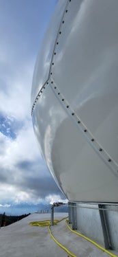 Una suggestiva immagine della nuova struttura che andrà a riparare il radar metereologico. (Foto: ASP/Servizio Prevenzione Rischi e CUE Trento)