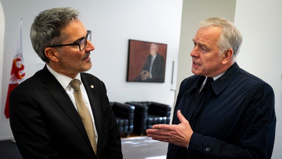 Landeshauptmann Arno Kompatscher empfing heute den österreichischen Botschafter, Martin Eichtinger, im Palais Widmann. (Foto: LPA/Fabio Brucculeri)