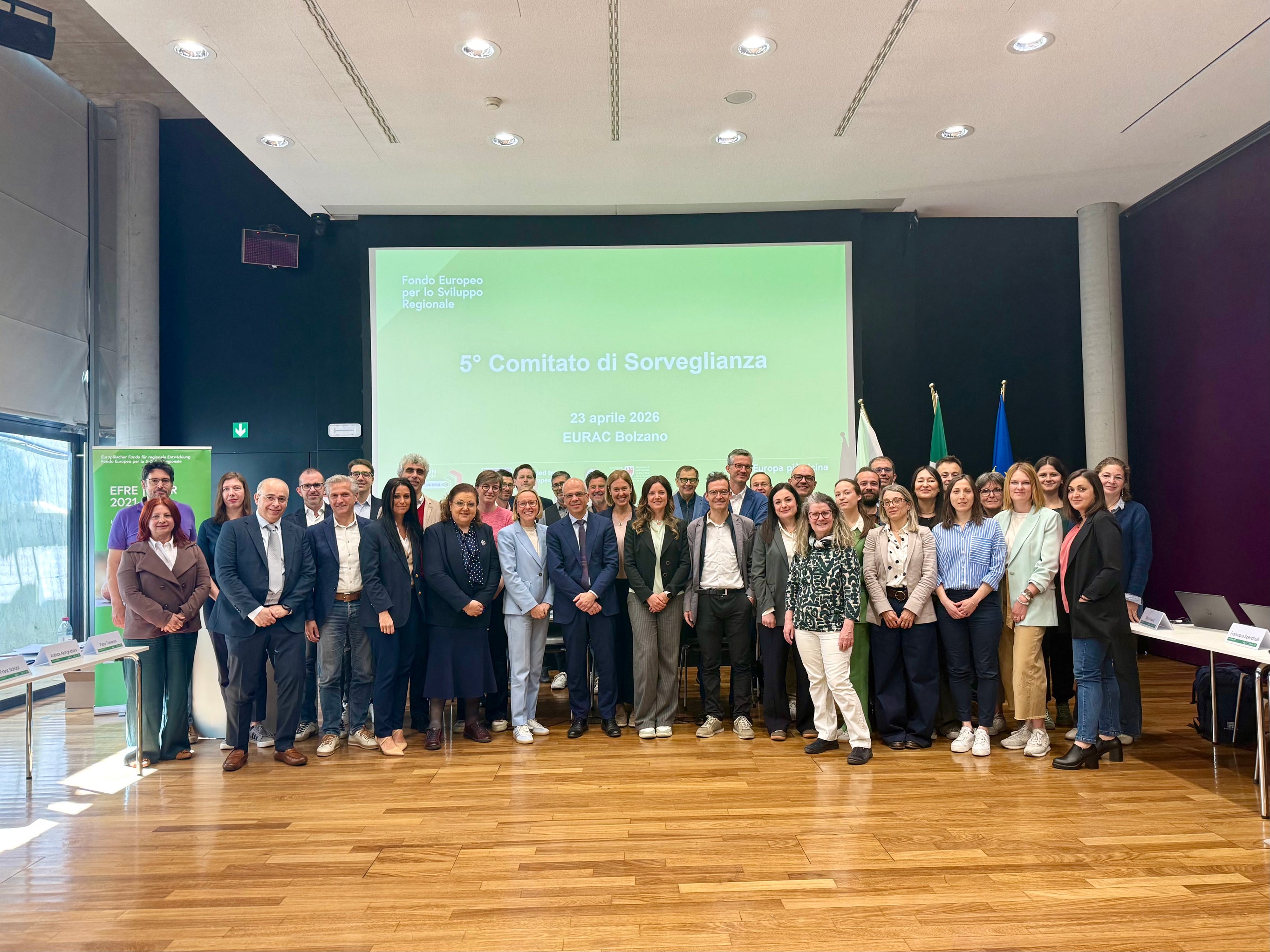 Gruppenbild des EFRE-Begleitausschusses, der am 23. April den Programmfortschritt dieses wichtigen europäischen Fonds begutachtet hat. (Foto: LPA/Abteilung Europa)