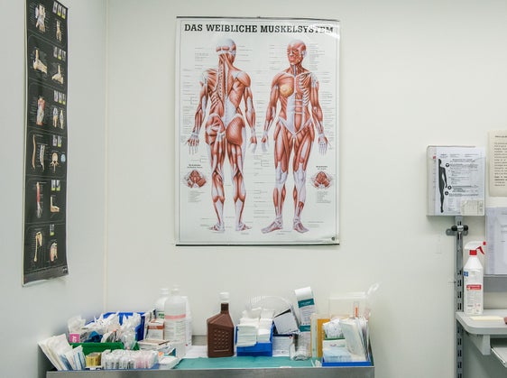 Die Wechseljahre bei Frauen und Männern und ihre Auswirkungen auf die Gesundheit stehen am 16. Oktober beim 8. Südtiroler Symposium zur Gendermedizin in Bozen im Mittelpunkt. Ziel ist es, Unterschiede besser zu berücksichtigen und die medizinische Versorgung gezielter auf die einzelnen Menschen abzustimmen. (Foto: LPA/Claudia Corrent)