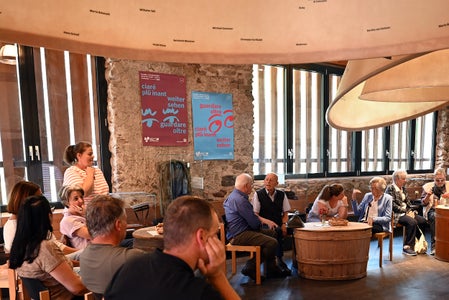 30 Interessierte kamen im MuseumPasseier zu den Gesprächen mit drei Personen aus dem Passeiertal, die den Zweiten Weltkrieg als Kinder erlebt haben. (Foto: MuseumPasseier)