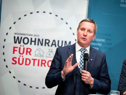 Landesrat Luis Walcher: Die Kurzzeitvermietung ist &nbsp;stark gewachsen. Wir müssen danach trachten, dass wieder mehr Wohnungen langfristig an Ansässige vermietet werden. Deshalb wird die Kurzzeitvermietung durch klare Regeln erschwert. (Foto: LPA/Fabio Brucculeri)