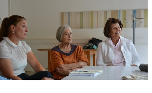 Diese neue Zusammenarbeit zeigt, dass der Nationalpark wichtig für die Förderung der lokalen Wirtschaft und der Regionalität ist: Landesrätin Maria Hochgruber Kuenzer mit Waltraud und Franziska Schwienbacher (v.r.). (Foto: LPA/Marcella Morandini)