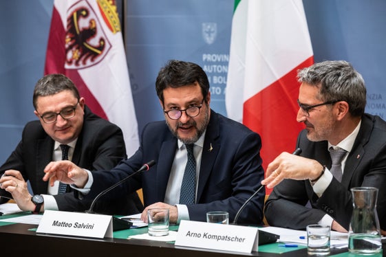 Il governatore del Trentino Fugatti, il ministro Salvini e il presidente Kompatscher durante l'incontro di Palazzo Widmann (Foto: ASP/Ivo Corrà)