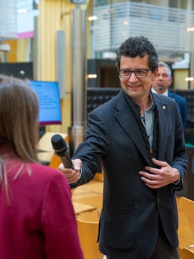 Günter Sölva, Leiter des Landesamts für Personalentwicklung: Neuankömmlinge sollen sofort die wichtigsten Informationen erhalten und sich von Anfang an als Teil der großen 'Familie' Land fühlen können. (Foto: LPA/Fabio Brucculeri)