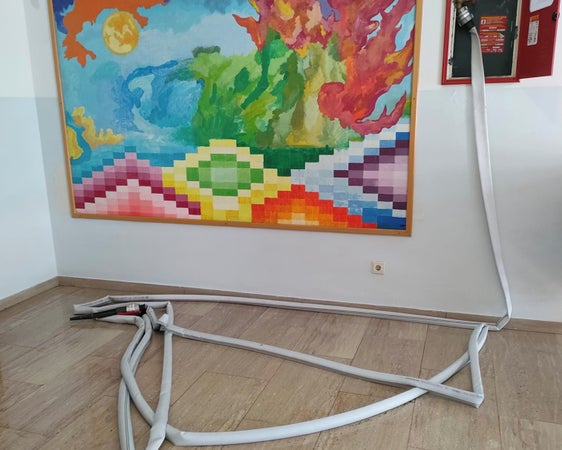 Da lunedì 27 marzo studentesse e studenti della scuola "Segantini" di Merano riprenderanno le lezioni nelle aule della scuola primaria "Deflorian. (Foto: ASP) 