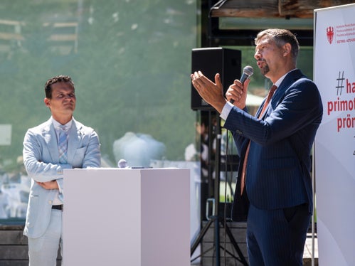 Durante una conferenza stampa tenutasi al Tublá da Nives a Selva, Daniel Alfreider, assessore provinciale all'Istruzione e cultura ladina, insieme al team del Dipartimento, ha tracciato un bilancio della prima parte della legislatura. (Foto: USP/Fabio Brucculeri)