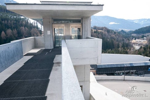 In den kommenden Wochen werden an den Bahnhöfen Brixen und Percha-Kronplatz (im Bild) die bestehenden Aufzugsanlagen erneuert. (Foto: LPA/Indipendent S)