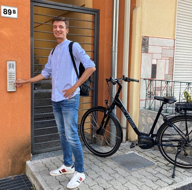 Dopo la prova bisogna farsi fare una foto o un video e postarla su Facebook o Instagram (Foto: LPA/Green Mobility)