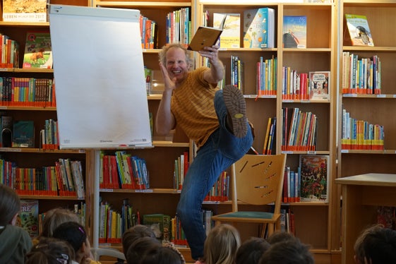 Der niederösterreichische Autor Michael Roher war im Frühjahr im Rahmen der Autorenbegegnungen in Südtirol zu Gast. (Foto: LPA/Daniela Huebser)