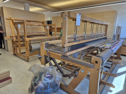 In den neuen Werkstätten beschäftigen sich Menschen mit unterschiedlichen Bedürfnissen unter anderem mit kreativer Kunst, Weben und Schneidern.  (Foto: LPA/Gianluca Crocco)