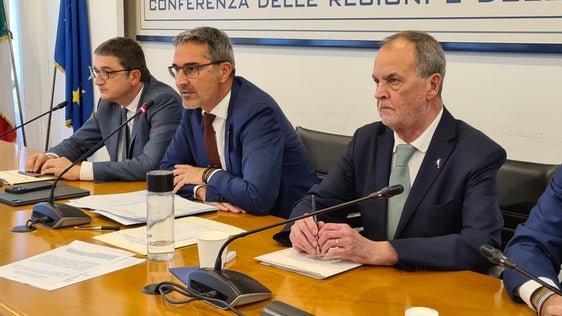 Da sinistra il Governatore del Trentino Maurizio Fugatti, il Presidente della Provincia di Bolzano Arno Kompatscher e il Ministro per gli Affari regionali e le autonomie Roberto Calderoli (Foto: Davide Cordua) 