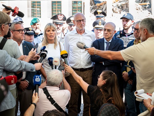 La priorità, secondo la presidente del Tribunale Francesca Bortolotti, è mettere in sicurezza il palazzo e comprendere come continuare i lavori, valutando anche il lavoro da remoto immediato. Il Ministero della Giustizia, ha aggiunto, si sta adoperando per garantire la continuità dell’attività. (Foto: USP/Fabio Brucculeri)