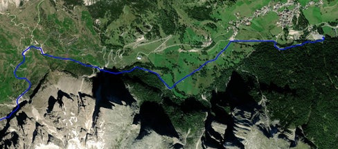 Die neue unterirdische Stromverbindung zwischen den Gemeinden Lajen und Corvara soll innerhalb 2025 fertiggestellt sein. (Foto: LPA/Terna)