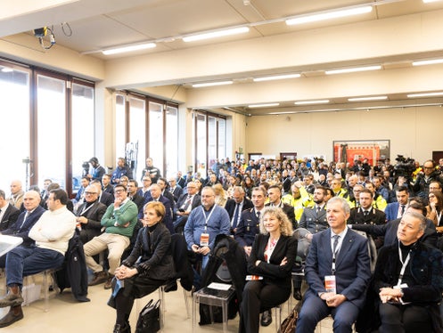 Alle 10 si è tenuta a Sciaves una conferenza stampa per presentare l’opera alla presenza del ministro delle Infrastrutture e dei Trasporti, Matteo Salvini (secondo a sinistra seduto in platea), assieme all’assessore e vicepresidente della Provincia Daniel Alfreider (sul podio durante lo scatto), all’amministratore delegato di RFI Aldo Isi (primo a sinistra seduto in platea), alla commissaria straordinaria della variante Val di Riga e PRG di Bressanone Paola Firmi (quarta da destra) e al sindaco di Naz-Sciaves Alexander Überbacher. Presenti anche la viceprefetta di Bolzano Margherita Toth (terza da destra nella foto) e l'assessore provinciale allo Sviluppo del territorio Peter Brunner (primo da destra). (Foto: USP/Tiberio Sorvillo)