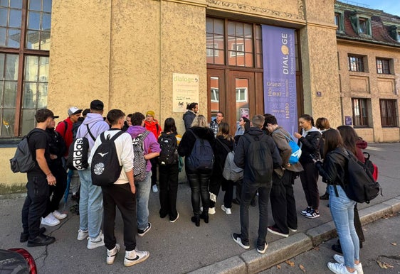 Formazione, lavoro e cultura. Sono queste alcune fra le opportunità che 22 studentesse e studenti dell'Istituto "Einaudi" di Bolzano hanno potuto cogliere durante lo stage formativo tenutosi a Lindau. (Foto: USP) 