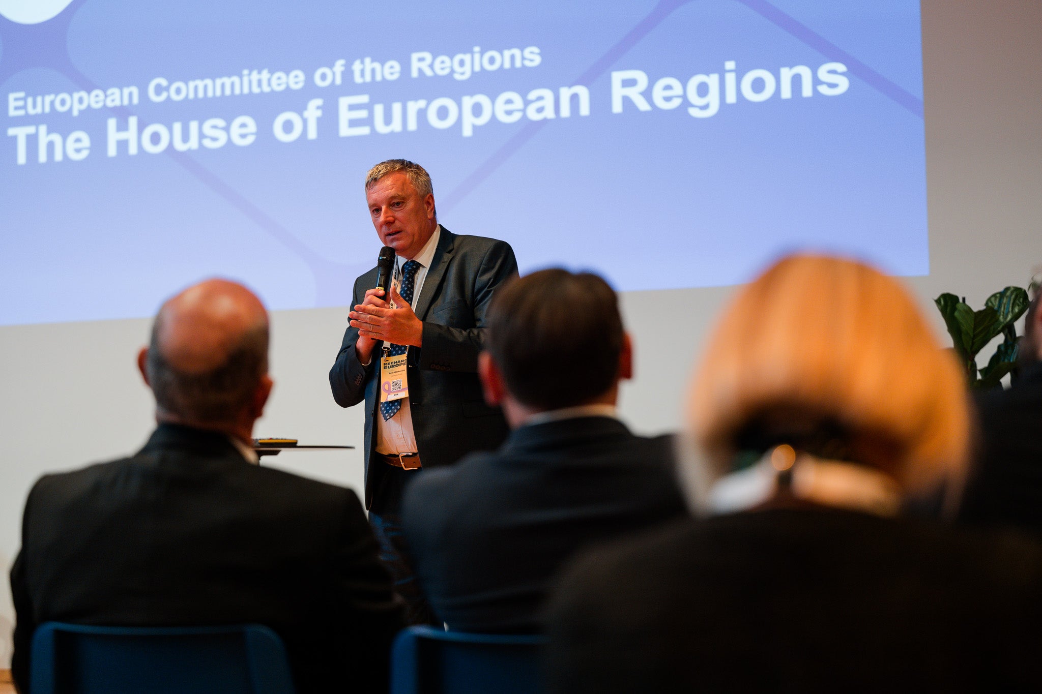 Petr Blížkovský, Generalsekretär des Europäischen Ausschusses der Regionen, sprach beim Plenum Gemeindenetzwerke. (Foto: EFA/Elisabeth Mandl)