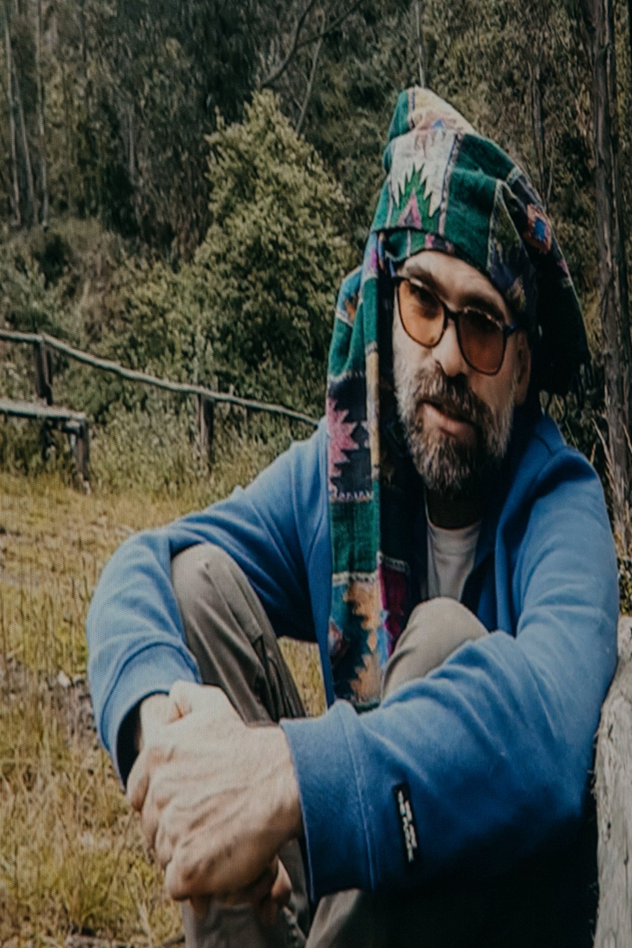 Il premio speciale “Dolomiti Patrimonio Mondiale UNESCO” 2025 è stato assegnato al documentario “Karuara” del regista Miguel Araoz Cartagena (nella foto), che ha trasmesso un videomessaggio durante la cerimonia di premiazione svoltasi il 12 aprile. (Foto: Bolzano Filmfestival Bozen/Daniele Fiorentino)