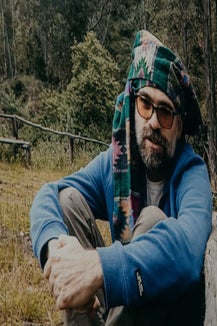 Il premio speciale “Dolomiti Patrimonio Mondiale UNESCO” 2025 è stato assegnato al documentario “Karuara” del regista Miguel Araoz Cartagena (nella foto), che ha trasmesso un videomessaggio durante la cerimonia di premiazione svoltasi il 12 aprile. (Foto: Bolzano Filmfestival Bozen/Daniele Fiorentino)