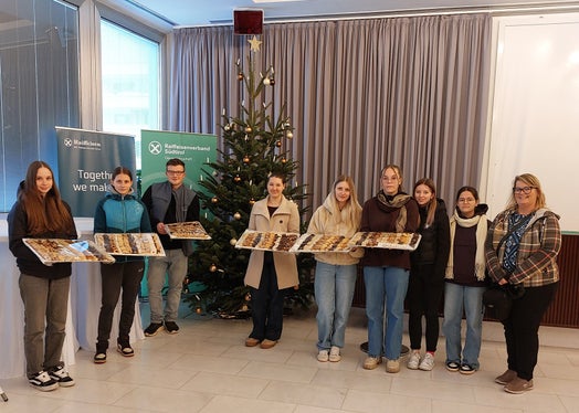 La cooperativa studentesca hondgmocht & hausgmocht della Scuola professionale di Tesimo predispone ogni anno un'apprezzata pasticceria natalizia. (Foto: Scuola professionale per l'economia domestica e agroalimentare Tesimo)