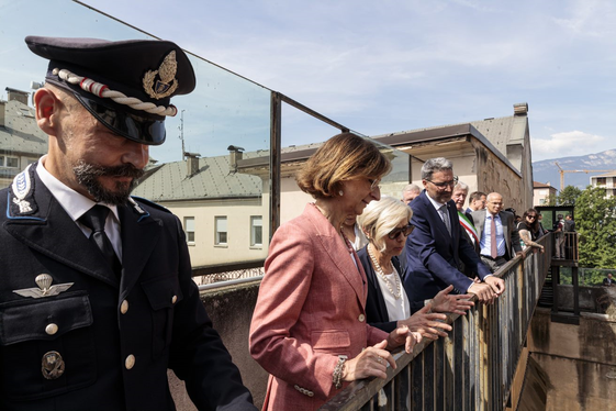 Da sinistra il comandante della Polizia penitenziaria Carollo, la ministra Cartabia, la direttrice Bregoli e il presidente Kompatscher (Foto: ASP/Tiberio Sorvillo)