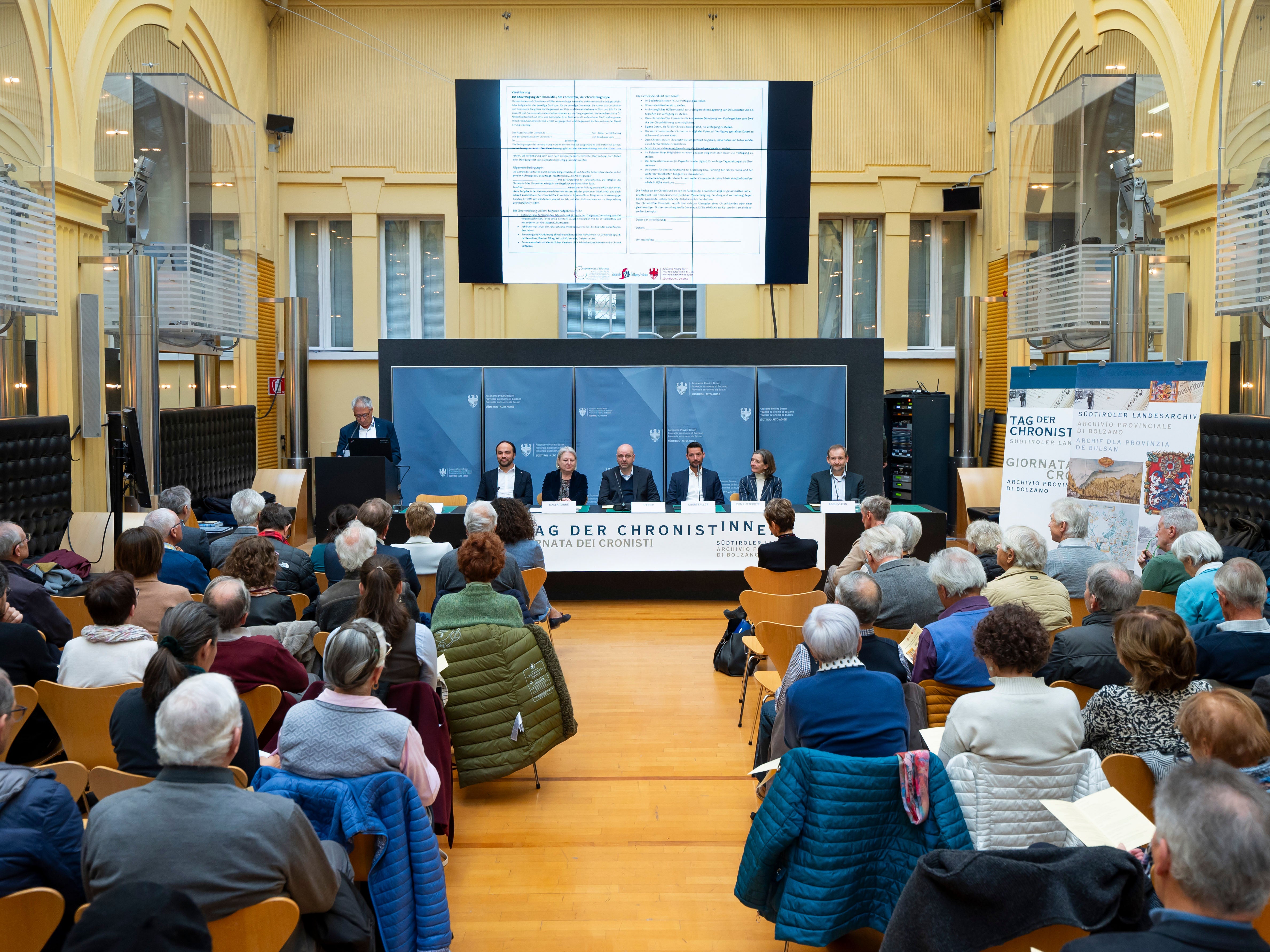 Rund 80 Chronistinnen und Chronisten haben sich am 7. November in Bozen getroffen. (Foto: LPA/Fabio Brucculeri)