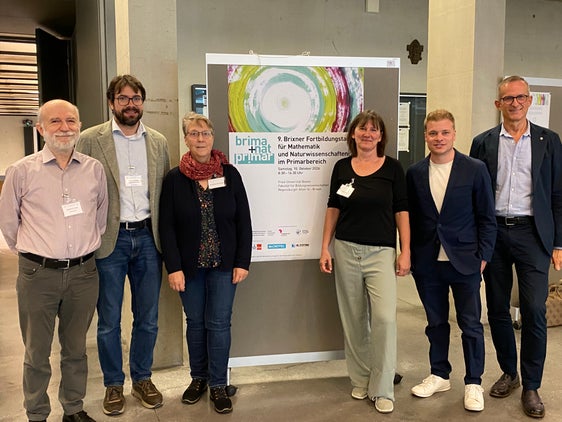 BRIMA+NAT Primar: Fortbildungstag für pädagogische Fachkräfte im Primarbereich, im Bild (von links) die Referentinnen und Referenten mit dem Direktor der Pädagogischen Abteilung: Federico Corni (Freie Universität Bozen), Robert Philipp Wagensommer (Fakultät für Bildungswissenschaften Brixen), Dorothee Benkowitz, Christine Streit, Frank Rosenkränzer undMartin Holzner (Foto: LPA/Pädagogische Abteilung/Amt für Didaktik/Silvia Degasperi)
