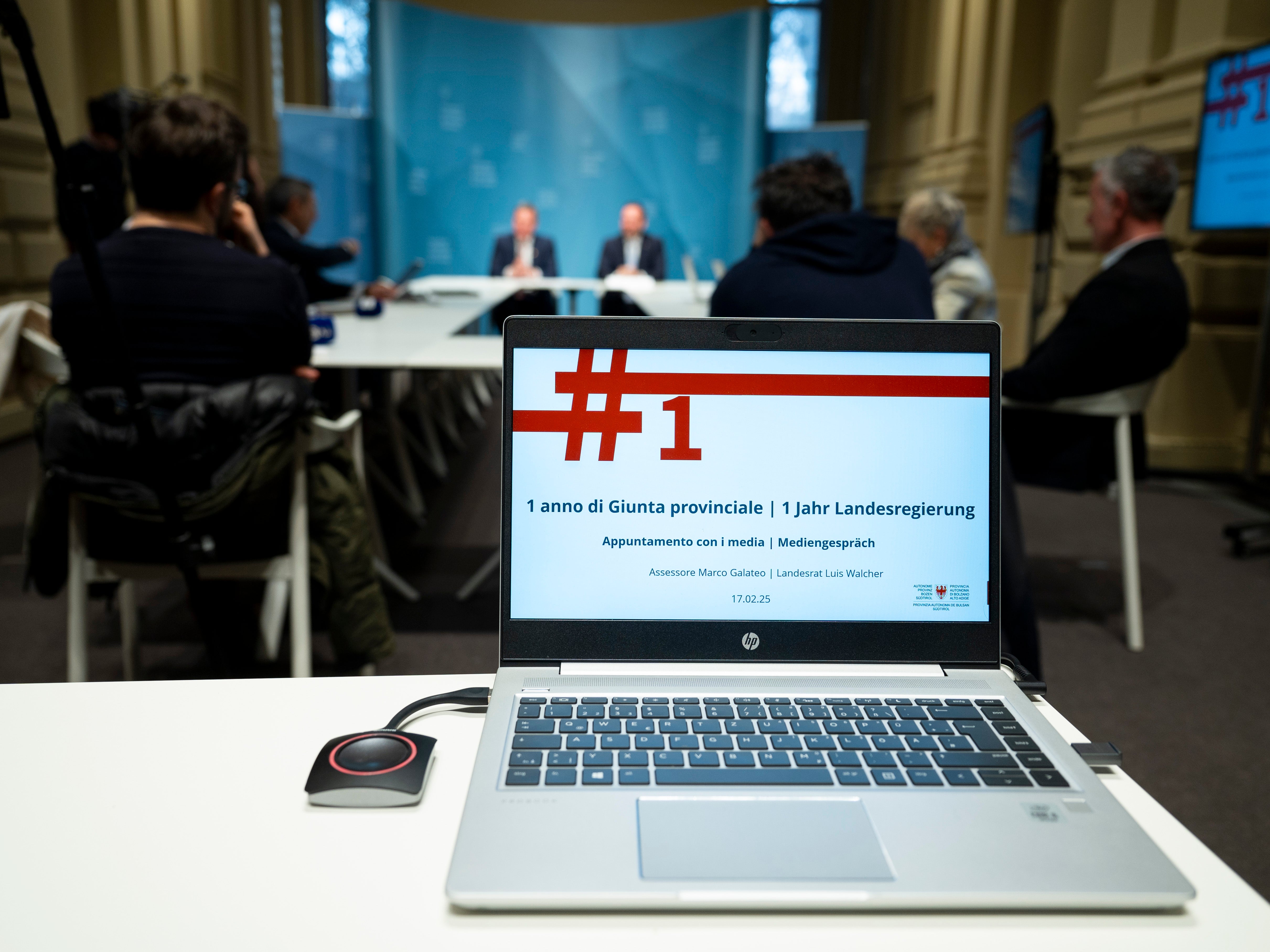 Un anno di Giunta. Gli assessori Marco Galateo e Luis Walcher hanno fornito una panoramica e presentato i loro progetti per il futuro nel corso dell'incontro con la stampa (Foto: USP/Fabio Brucculeri) 