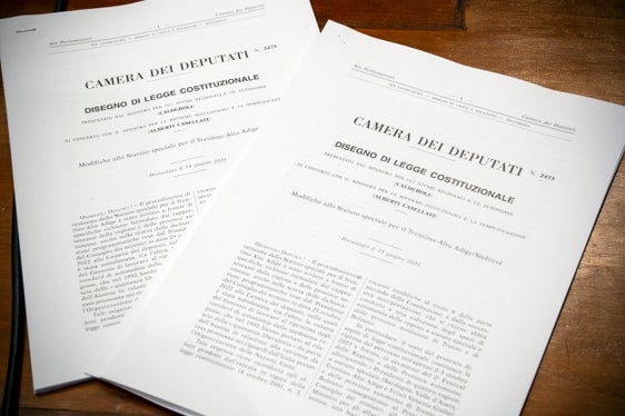 La riforma dell’Autonomia è stata approvata. La legge costituzionale entrerà in vigore dopo la firma da parte del Presidente della Repubblica, prevista entro un mese, e 15 giorni dopo la pubblicazione nella Gazzetta Ufficiale. (Foto: USP/Ivo Corrà)
