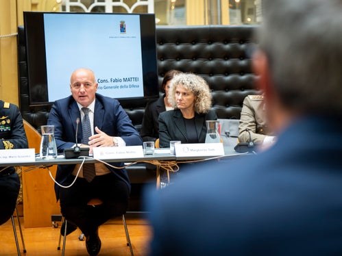 Ministerialrat Fabio Mattei hob die vorbildliche Zusammenarbeit zwischen Staat und Land hervor, von der alle Beteiligten profitieren. (Foto: LPA/Fabio Brucculeri)