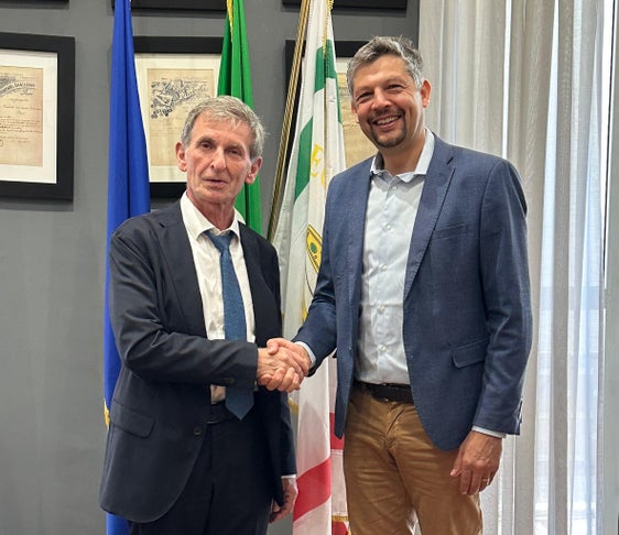 Im Bild von links: Eugenio Di Sciascio, Regionalassessor für wirtschaftliche Entwicklung und Arbeit der Region Apulien, und Daniel Alfreider, Landesrat für Mobilität und Infrastrukturen. (Foto: LPA/Ressort Infrastrukturen und Mobilität)