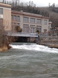 Per il periodo 2024-26 sono stati stanziati 3,5 milioni di euro per interventi di miglioramento ambientale nei comuni rivieraschi della centrale elettrica di Marlengo, una delle più grandi dell'Alto Adige. (Foto: USP/Ufficio provinciale Tutela acque)