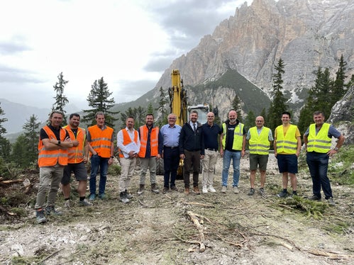 L'assessore Daniel Alfreider ha effettuato un sopralluogo ai lavori appena iniziati. (Foto: ASP/Gnews)